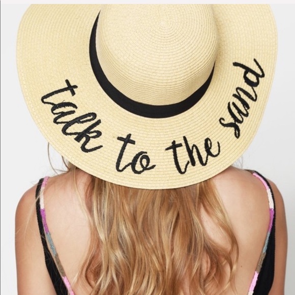 Angelique's Atelier Accessories - Beach Sun Hat “Talk to the Sand”